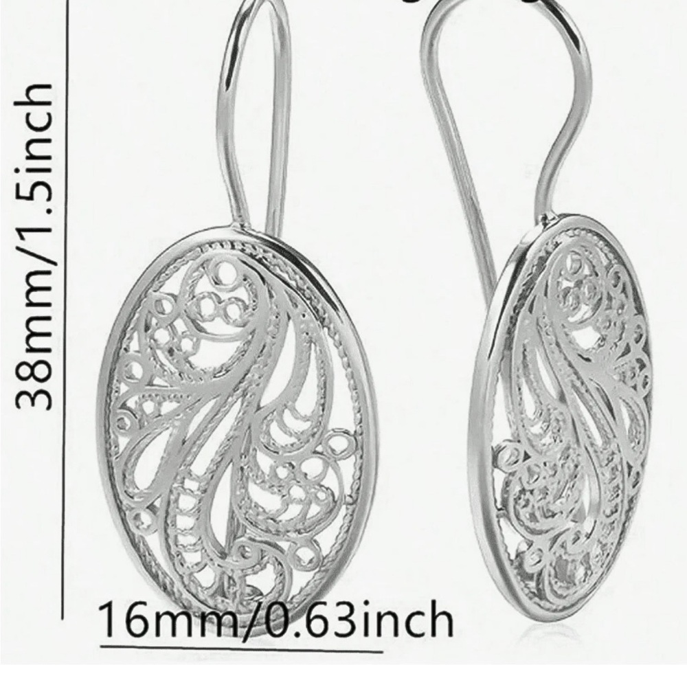 Silver Oval Filigree Elegant Earrings - Picture 3 of 4